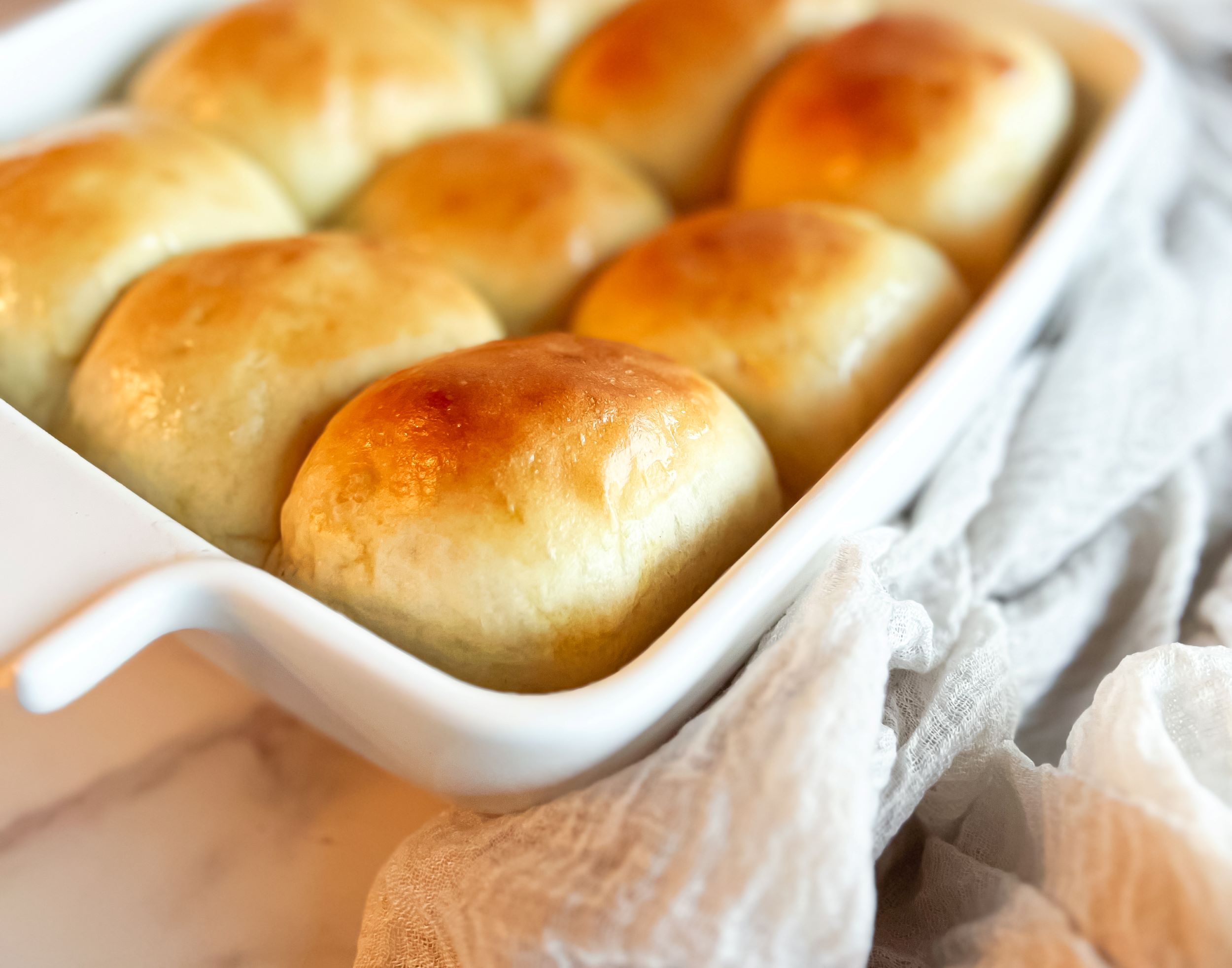 Easy Soft Homemade Dinner Rolls